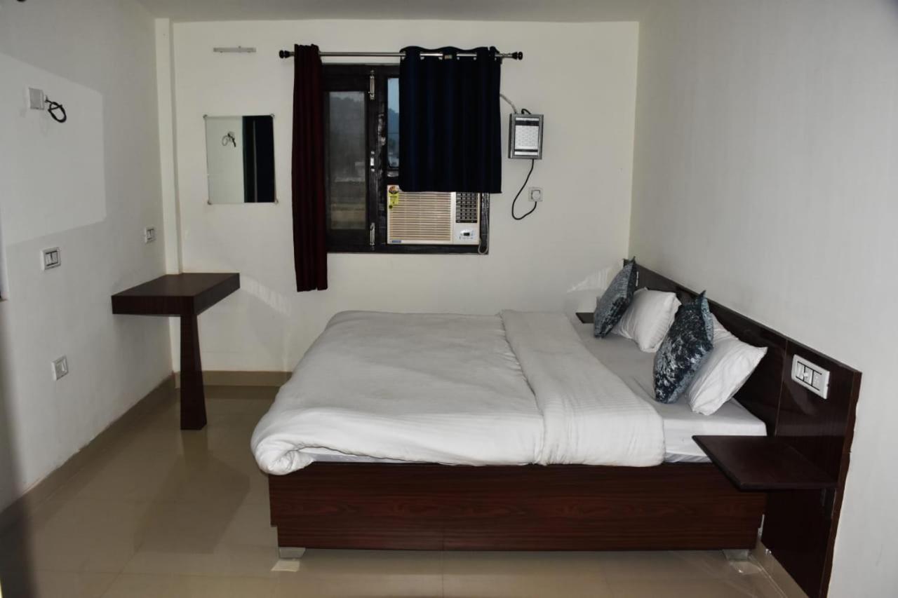 Corbett Bhavesh Home Stay Jhirna Номер фото
